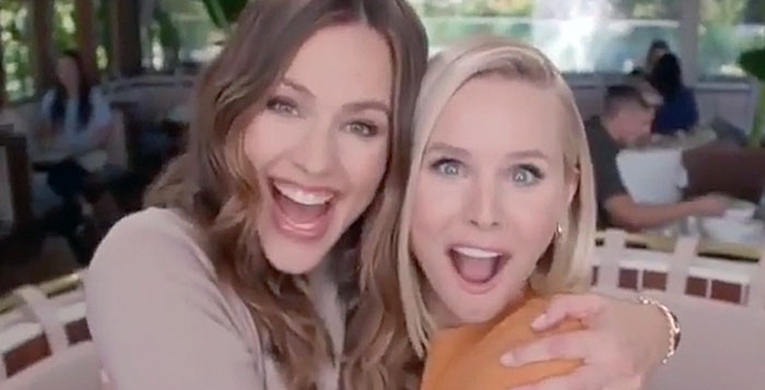 Jennifer Garner and Kristen Bell