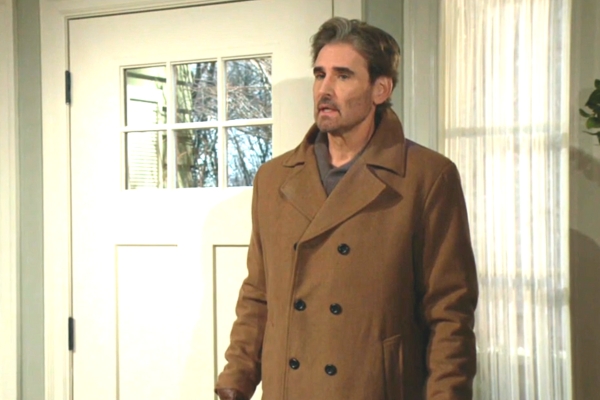 young and the restless cole shows up at the lake house.