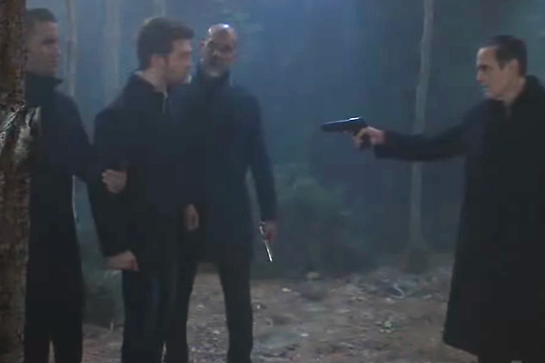 general hospital february 13, 2024, sonny aims gun at dex.