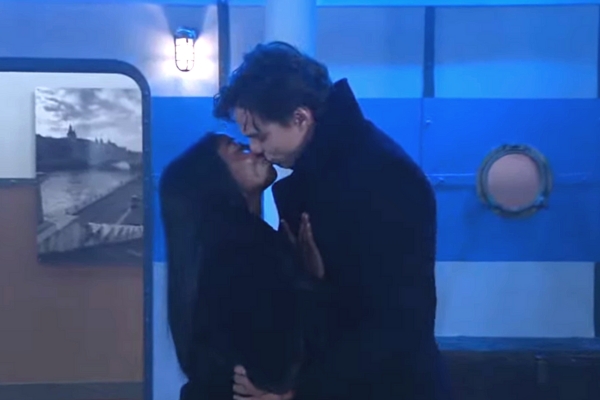 general hospital trina kissing spencer on the boat.