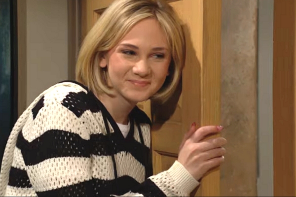 lucy romalotti eavesdrops on her parents on young and the restless.