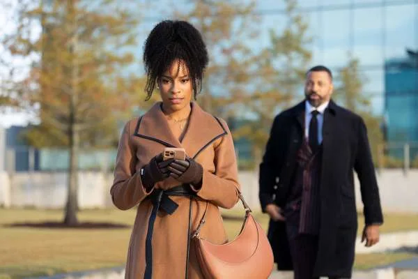 Arielle Prepetit as Naomi Hamilton Hawthorne.