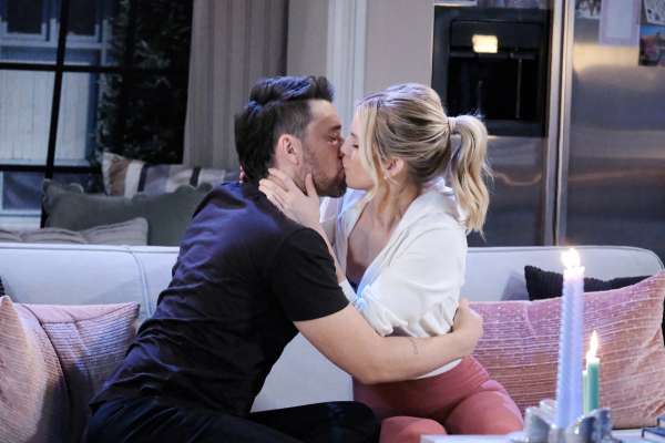 Chad and Cat kiss on Days of our Lives.