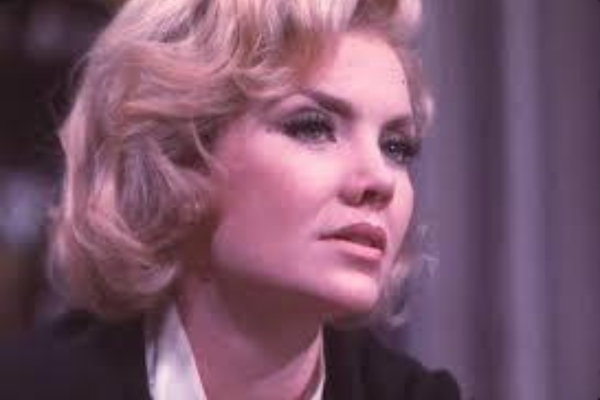 Erika Slezak 