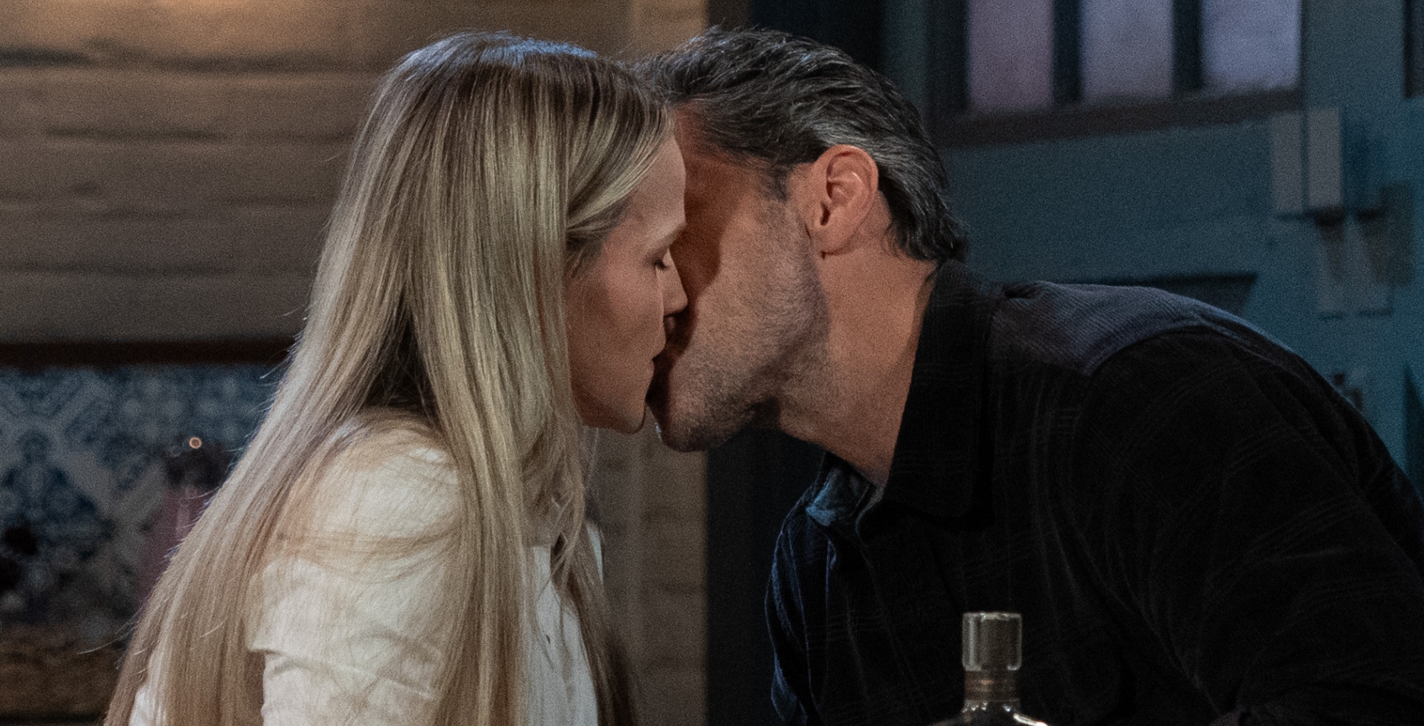 General Hospital's Lulu and Nathan kissing.